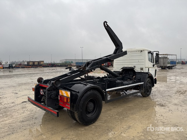 1990 Mercedes-Benz 1722 4x2 Roll-Off Truck - Haakarmsysteem vrachtwagen: afbeelding 3 1990 Mercedes-Benz 1722 4x2 Roll-Off Truck - Haakarmsysteem vrachtwagen: afbeelding 3
