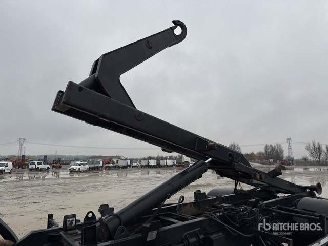 1990 Mercedes-Benz 1722 4x2 Roll-Off Truck - Haakarmsysteem vrachtwagen: afbeelding 4 1990 Mercedes-Benz 1722 4x2 Roll-Off Truck - Haakarmsysteem vrachtwagen: afbeelding 4