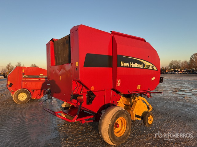 2004 New Holland BR740 Round Baler - Ronde balenpers: afbeelding 3 2004 New Holland BR740 Round Baler - Ronde balenpers: afbeelding 3