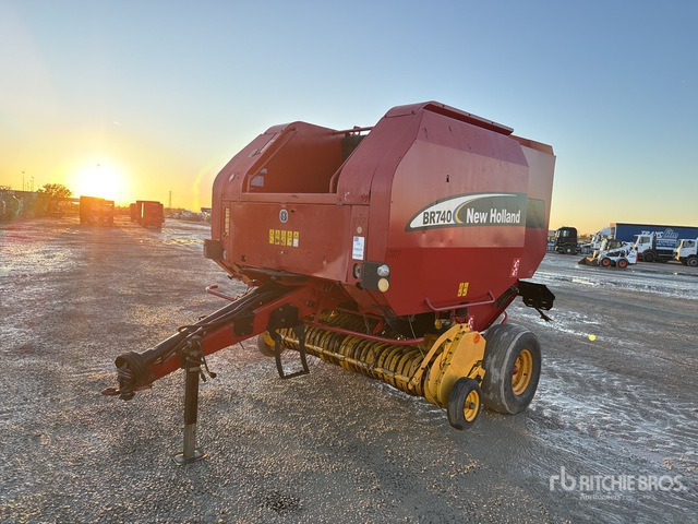 2004 New Holland BR740 Round Baler - Ronde balenpers: afbeelding 1 2004 New Holland BR740 Round Baler - Ronde balenpers: afbeelding 1