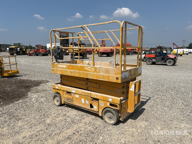 2006 Haulotte Compact 10 Electric (Inoperable) Scissor Lift - Schaarlift: afbeelding 4 2006 Haulotte Compact 10 Electric (Inoperable) Scissor Lift - Schaarlift: afbeelding 4