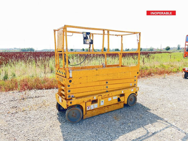 2006 Haulotte Compact 10N Electric (Inoperable) Scissor Lift - Schaarlift: afbeelding 1 2006 Haulotte Compact 10N Electric (Inoperable) Scissor Lift - Schaarlift: afbeelding 1