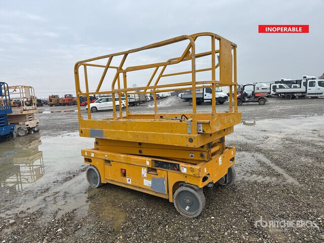 2009 Haulotte Compact 8NWT Electric (Inoperable) Scissor Lift - Schaarlift: afbeelding 1 2009 Haulotte Compact 8NWT Electric (Inoperable) Scissor Lift - Schaarlift: afbeelding 1