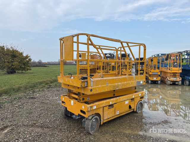 2009 Haulotte Compact 8NWT Electric (Inoperable) Scissor Lift - Schaarlift: afbeelding 3 2009 Haulotte Compact 8NWT Electric (Inoperable) Scissor Lift - Schaarlift: afbeelding 3