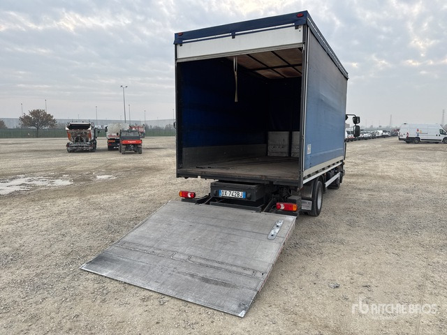 2010 Renault Midlum 215.75 4x2 Curtain Side Truck - Schuifzeilen vrachtwagen: afbeelding 4 2010 Renault Midlum 215.75 4x2 Curtain Side Truck - Schuifzeilen vrachtwagen: afbeelding 4