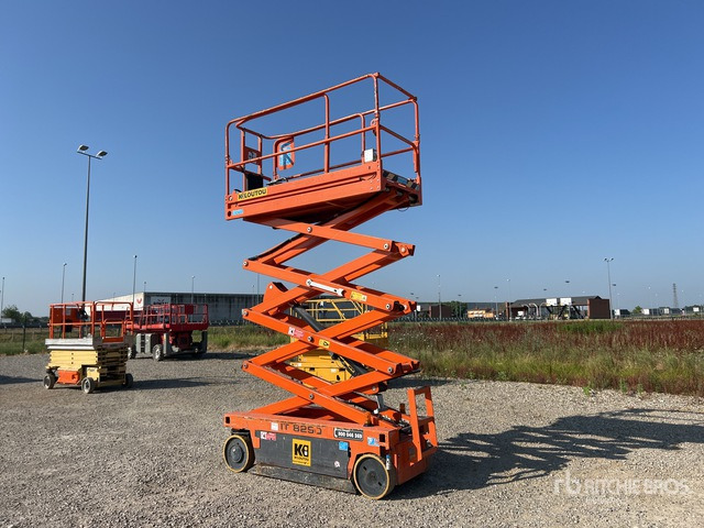 2011 Iteco IT8290 Electric Scissor Lift - Schaarlift: afbeelding 4 2011 Iteco IT8290 Electric Scissor Lift - Schaarlift: afbeelding 4