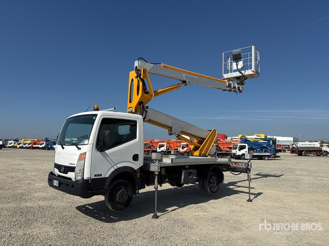 2011 Nissan Cabstar 35 - 11 2011 Multitel Pagliero MX250EX ... Bucket Truck - Vrachtwagen hoogwerker: afbeelding 1 2011 Nissan Cabstar 35 - 11 2011 Multitel Pagliero MX250EX ... Bucket Truck - Vrachtwagen hoogwerker: afbeelding 1