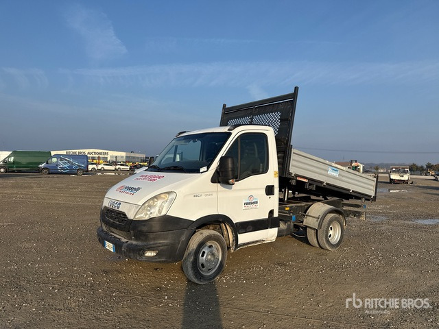 2013 Iveco Daily 35C11 S/A Dump Truck - Kipper vrachtwagen: afbeelding 2 2013 Iveco Daily 35C11 S/A Dump Truck - Kipper vrachtwagen: afbeelding 2