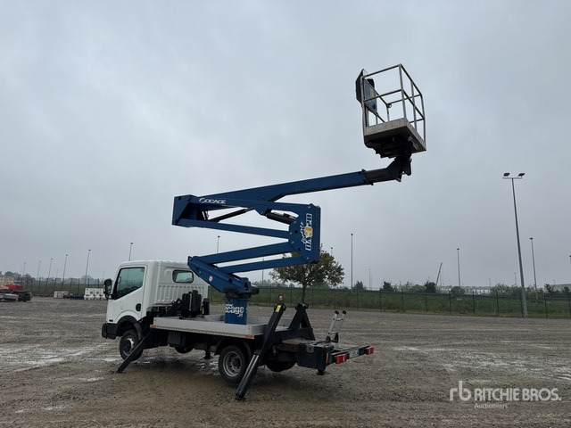 2015 Nissan Cabstar 35.12 2015 Socage DA 320 20 m on Bucket Truck - Vrachtwagen hoogwerker: afbeelding 3 2015 Nissan Cabstar 35.12 2015 Socage DA 320 20 m on Bucket Truck - Vrachtwagen hoogwerker: afbeelding 3