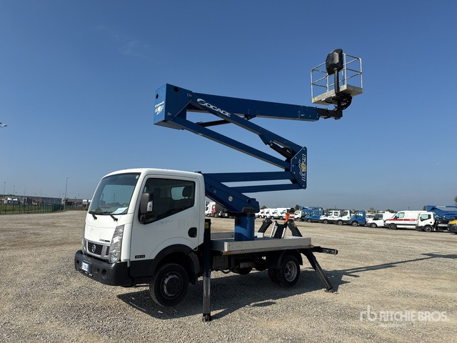 2015 Nissan Cabstar Cabstar 35.12 2015 Socage DA 324 24 m on Bucket Truck - Vrachtwagen hoogwerker: afbeelding 1 2015 Nissan Cabstar Cabstar 35.12 2015 Socage DA 324 24 m on Bucket Truck - Vrachtwagen hoogwerker: afbeelding 1