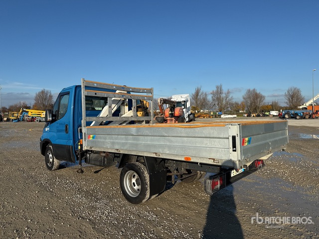 2016 Iveco 35C11 2016 Bonfiglioli P2300 L/2SI on ... Flatbed Truck with Crane - Bestelwagen met open laadbak: afbeelding 5 2016 Iveco 35C11 2016 Bonfiglioli P2300 L/2SI on ... Flatbed Truck with Crane - Bestelwagen met open laadbak: afbeelding 5