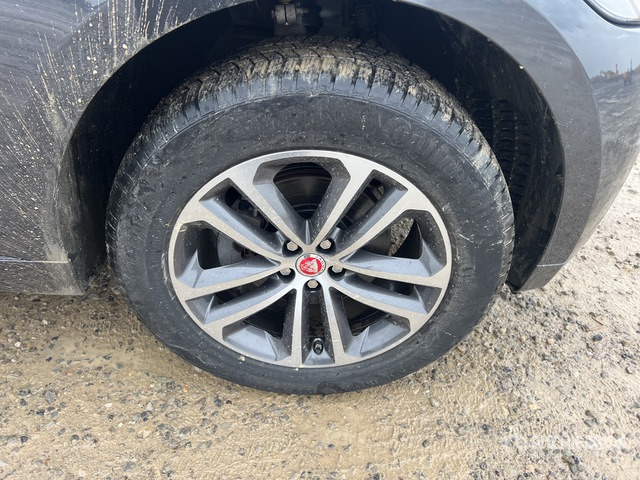 2019 Jaguar F-Pace 2.0D I4 180CV R-SPORT AWD SUV - SUV: afbeelding 5 2019 Jaguar F-Pace 2.0D I4 180CV R-SPORT AWD SUV - SUV: afbeelding 5