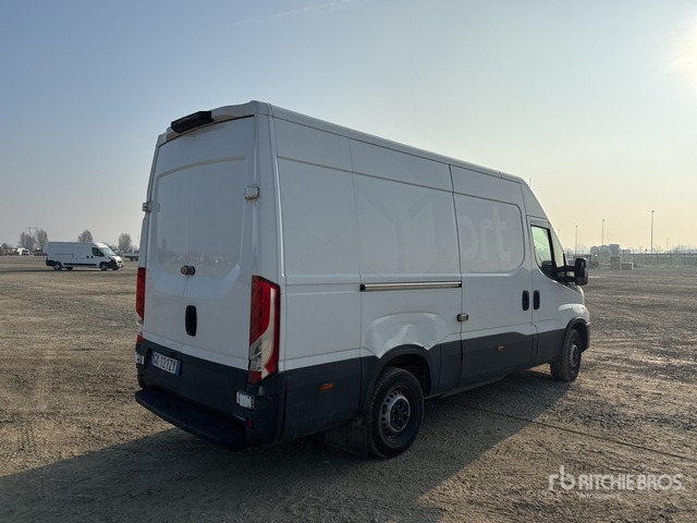 2022 Iveco Daily 35 CNG 35S14NV 3520L H2 BLUE P Van Truck - Bakwagen: afbeelding 3 2022 Iveco Daily 35 CNG 35S14NV 3520L H2 BLUE P Van Truck - Bakwagen: afbeelding 3