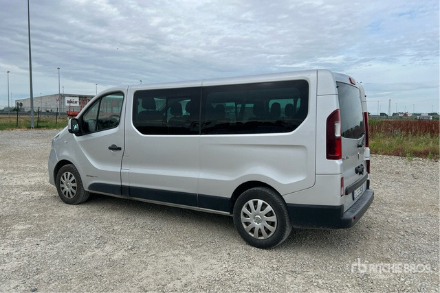 2015 Renault Trafic 120dci 9-Seat Mini Bus - Bus: afbeelding 3 2015 Renault Trafic 120dci 9-Seat Mini Bus - Bus: afbeelding 3