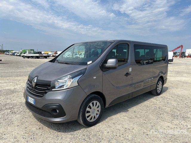 2019 Renault Trafic 9-Seat Mini Bus - Bus: afbeelding 2 2019 Renault Trafic 9-Seat Mini Bus - Bus: afbeelding 2