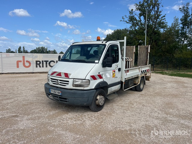 2002 Renault Mascott 150 DCI 4x2 Camion Plateau 4x2 Flatbed Truck - Bestelwagen met open laadbak: afbeelding 2 2002 Renault Mascott 150 DCI 4x2 Camion Plateau 4x2 Flatbed Truck - Bestelwagen met open laadbak: afbeelding 2