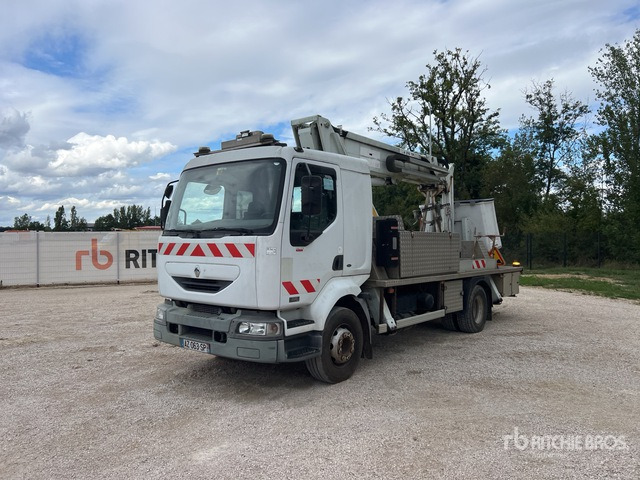 2005 Renault Midlum 220 DCI 2004 Comilev EN210TP on 4x2 Cam ... Bucket Truck - Vrachtwagen hoogwerker: afbeelding 1 2005 Renault Midlum 220 DCI 2004 Comilev EN210TP on 4x2 Cam ... Bucket Truck - Vrachtwagen hoogwerker: afbeelding 1
