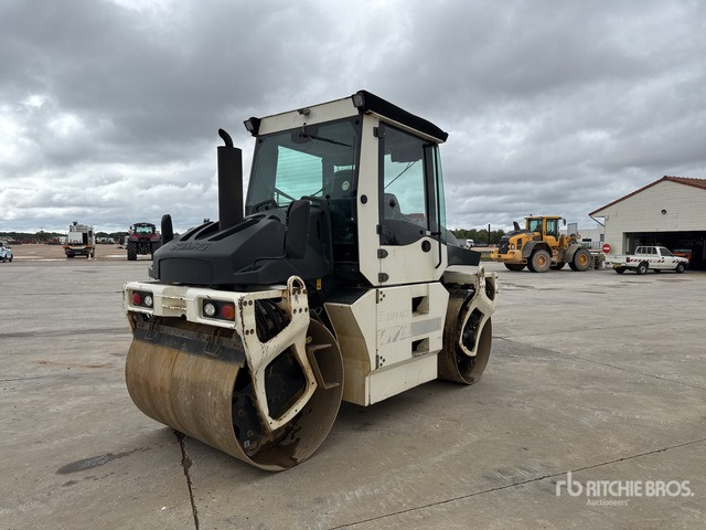 2011 Bomag BW154AP-AM Compacteur Vibrant Tandem Double Drum Roller - Asfaltwals: afbeelding 3 2011 Bomag BW154AP-AM Compacteur Vibrant Tandem Double Drum Roller - Asfaltwals: afbeelding 3
