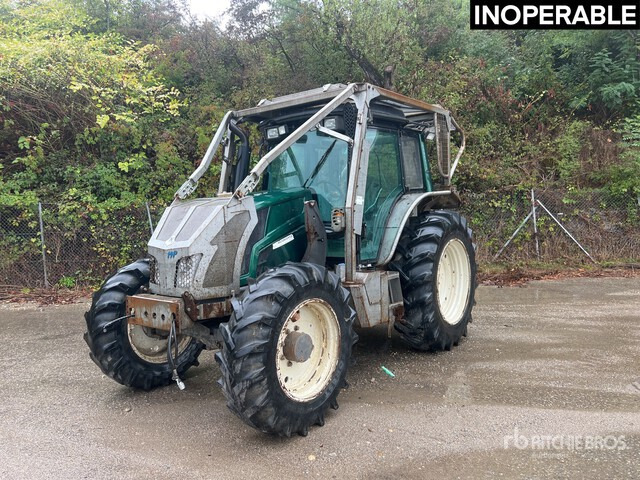 2013 Valtra N143 4x4 Tracteur Forestier (Inoperable) 4WD Tractor - Tractor: afbeelding 1 2013 Valtra N143 4x4 Tracteur Forestier (Inoperable) 4WD Tractor - Tractor: afbeelding 1