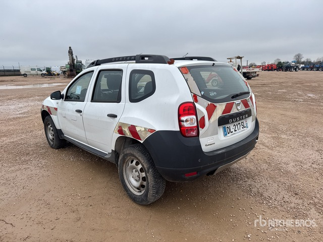 2014 DACIA Duster 4x4 4WD SUV (Inoperable) SUV - SUV: afbeelding 2 2014 DACIA Duster 4x4 4WD SUV (Inoperable) SUV - SUV: afbeelding 2