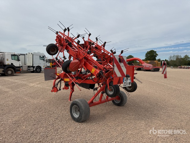 2014 Kuhn GF 10802 T G2 10.8 m 2-Point 10 Rotor Faneuse Hay Tedder - Hooischudder: afbeelding 4 2014 Kuhn GF 10802 T G2 10.8 m 2-Point 10 Rotor Faneuse Hay Tedder - Hooischudder: afbeelding 4