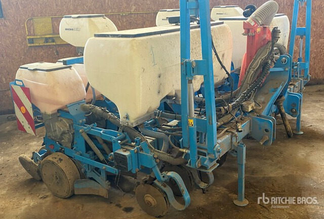 2014 Monosem NG Plus-6R 4.5 m 3-Point Semoir Air Seeder - Klepelmaaier/ Mulcher: afbeelding 1 2014 Monosem NG Plus-6R 4.5 m 3-Point Semoir Air Seeder - Klepelmaaier/ Mulcher: afbeelding 1