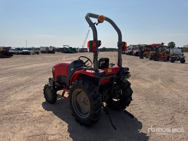 2015 Kubota STW34R 4WD Tracteur Utilitaire (Inoper ... Utility Tractor - Mini tractor: afbeelding 4 2015 Kubota STW34R 4WD Tracteur Utilitaire (Inoper ... Utility Tractor - Mini tractor: afbeelding 4