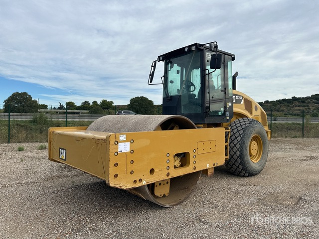 2017 Cat CS76B Compacteur Mono Cylindre Smooth Drum Compactor - Schapenpootwals/ Grondverdichter: afbeelding 2 2017 Cat CS76B Compacteur Mono Cylindre Smooth Drum Compactor - Schapenpootwals/ Grondverdichter: afbeelding 2
