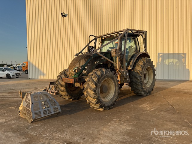 2017 Valtra T174 (Inoperable) 4WD Tractor - Tractor: afbeelding 2 2017 Valtra T174 (Inoperable) 4WD Tractor - Tractor: afbeelding 2