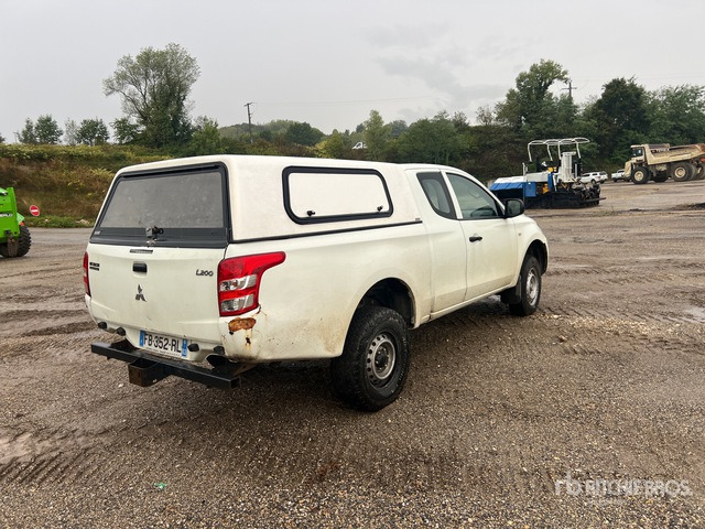 2018 Mitsubishi L200 4x4 Extended Cab (Inoperable) Pickup - Pick-up: afbeelding 3 2018 Mitsubishi L200 4x4 Extended Cab (Inoperable) Pickup - Pick-up: afbeelding 3