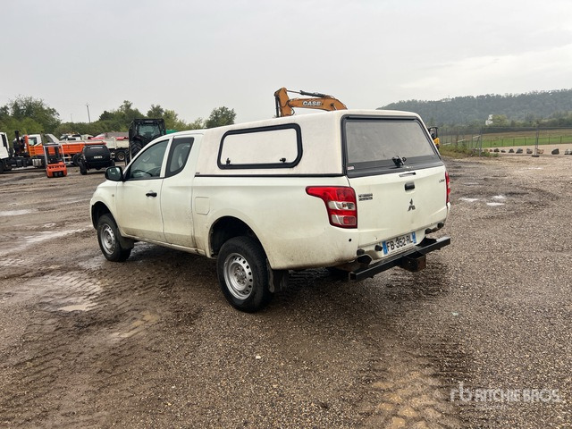 2018 Mitsubishi L200 4x4 Extended Cab (Inoperable) Pickup - Pick-up: afbeelding 4 2018 Mitsubishi L200 4x4 Extended Cab (Inoperable) Pickup - Pick-up: afbeelding 4