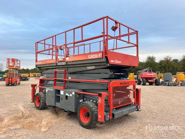2018 Skyjack SJ9250 RT 4x4 Nacelle Ciseaux Scissor Lift - Schaarlift: afbeelding 3 2018 Skyjack SJ9250 RT 4x4 Nacelle Ciseaux Scissor Lift - Schaarlift: afbeelding 3