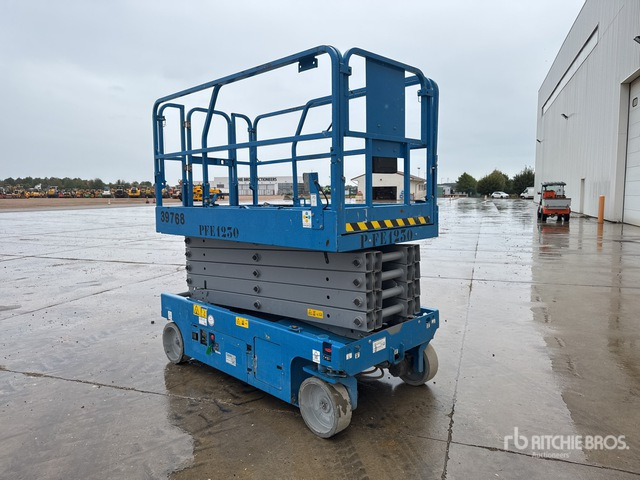 2019 Genie GS3246 Electric Nacelle Ciseau Electri ... Scissor Lift - Schaarlift: afbeelding 4 2019 Genie GS3246 Electric Nacelle Ciseau Electri ... Scissor Lift - Schaarlift: afbeelding 4