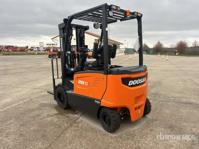 2023 Doosan B25X-7 PLUS 2500 kg Chariot Elevateur Elect ... Electric Forklift - Elektrische heftruck: afbeelding 4 2023 Doosan B25X-7 PLUS 2500 kg Chariot Elevateur Elect ... Electric Forklift - Elektrische heftruck: afbeelding 4