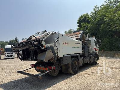 RENAULT PREMIUM LANDER 2011 Secmair Chipsealer 4000 L ... - Bitumen sprayer: afbeelding 3 RENAULT PREMIUM LANDER 2011 Secmair Chipsealer 4000 L ... - Bitumen sprayer: afbeelding 3