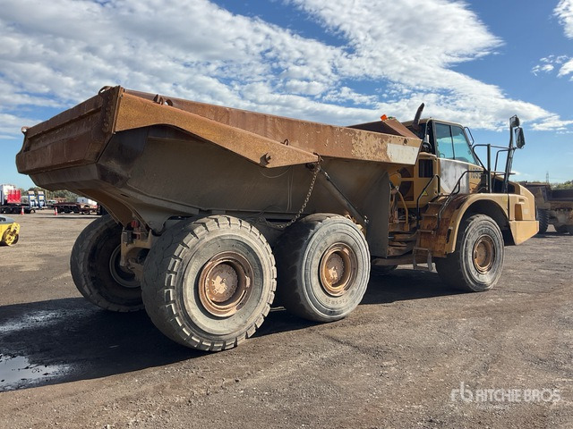 2011 Cat 735 6x6. Articulated Dump Truck - Kiepwagen met knikbesturing: afbeelding 4 2011 Cat 735 6x6. Articulated Dump Truck - Kiepwagen met knikbesturing: afbeelding 4