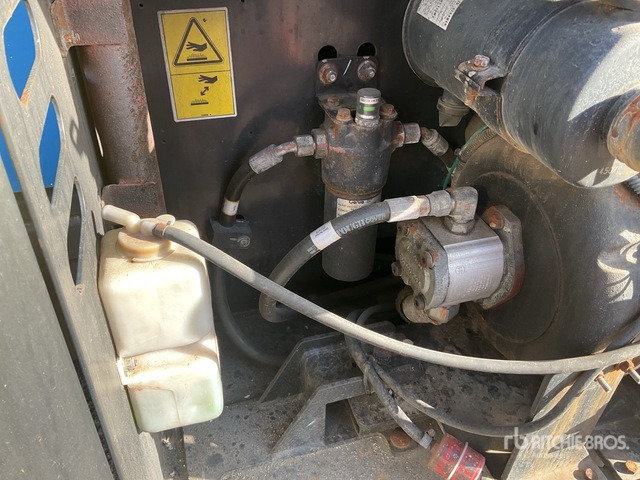 2014 Genie GS2669RT 4x4 Diesel Scissor Lift - Schaarlift: afbeelding 5 2014 Genie GS2669RT 4x4 Diesel Scissor Lift - Schaarlift: afbeelding 5