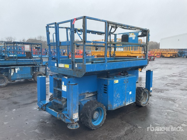 2015 Genie GS3369RT 4x4 Diesel Scissor Lift - Schaarlift: afbeelding 4 2015 Genie GS3369RT 4x4 Diesel Scissor Lift - Schaarlift: afbeelding 4