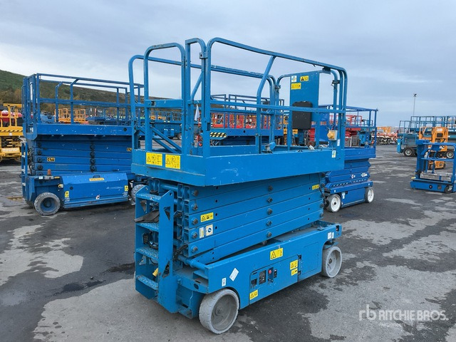 2015 Genie GS4047 Electric Scissor Lift - Schaarlift: afbeelding 4 2015 Genie GS4047 Electric Scissor Lift - Schaarlift: afbeelding 4