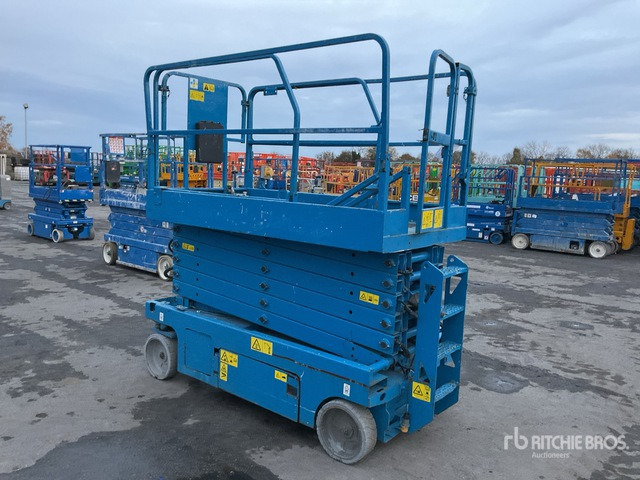 2015 Genie GS4047 Electric Scissor Lift - Schaarlift: afbeelding 3 2015 Genie GS4047 Electric Scissor Lift - Schaarlift: afbeelding 3