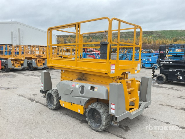 2015 Haulotte Compact 12DX 4x4 Diesel Scissor Lift - Schaarlift: afbeelding 3 2015 Haulotte Compact 12DX 4x4 Diesel Scissor Lift - Schaarlift: afbeelding 3