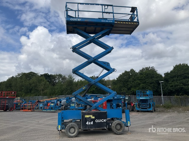2016 Genie GS3369 4x4 Diesel Scissor Lift - Schaarlift: afbeelding 1 2016 Genie GS3369 4x4 Diesel Scissor Lift - Schaarlift: afbeelding 1