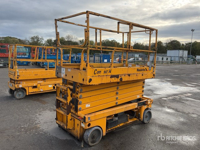 2016 Haulotte Compact 14 Electric (Inoperable) Scissor Lift - Schaarlift: afbeelding 4 2016 Haulotte Compact 14 Electric (Inoperable) Scissor Lift - Schaarlift: afbeelding 4