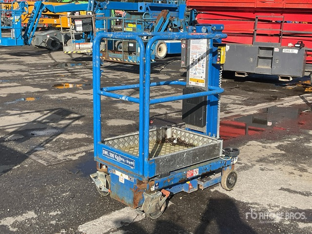 2016 Power Tower Nano Vertical Mast Lift - Verticale masthoogwerker: afbeelding 1 2016 Power Tower Nano Vertical Mast Lift - Verticale masthoogwerker: afbeelding 1