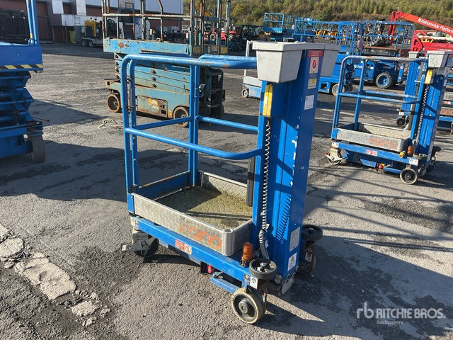 2017 Power Tower Nano Vertical Mast Lift - Verticale masthoogwerker: afbeelding 3 2017 Power Tower Nano Vertical Mast Lift - Verticale masthoogwerker: afbeelding 3