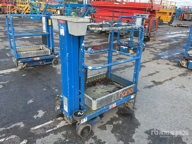 2017 Power Tower Nano Vertical Mast Lift - Verticale masthoogwerker: afbeelding 4 2017 Power Tower Nano Vertical Mast Lift - Verticale masthoogwerker: afbeelding 4