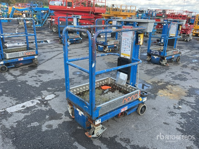 2017 Power Tower Nano Vertical Mast Lift - Verticale masthoogwerker: afbeelding 1 2017 Power Tower Nano Vertical Mast Lift - Verticale masthoogwerker: afbeelding 1