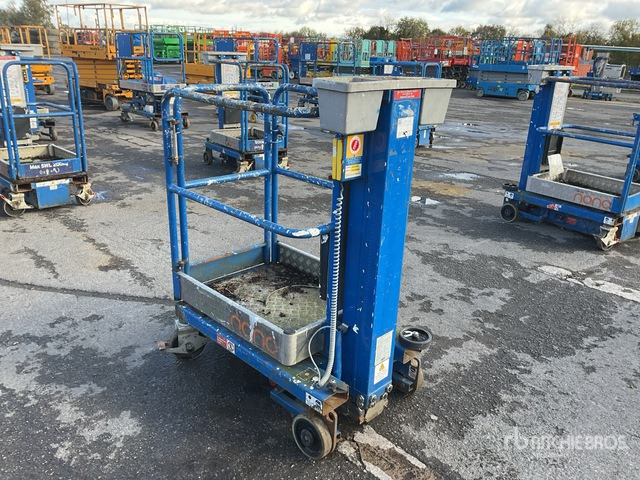 2017 Power Tower Nano Vertical Mast Lift - Verticale masthoogwerker: afbeelding 3 2017 Power Tower Nano Vertical Mast Lift - Verticale masthoogwerker: afbeelding 3