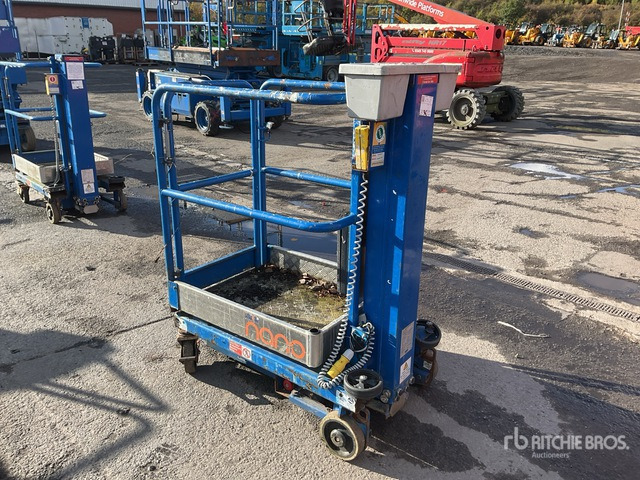 2017 Power Tower Nano Vertical Mast Lift - Verticale masthoogwerker: afbeelding 3 2017 Power Tower Nano Vertical Mast Lift - Verticale masthoogwerker: afbeelding 3