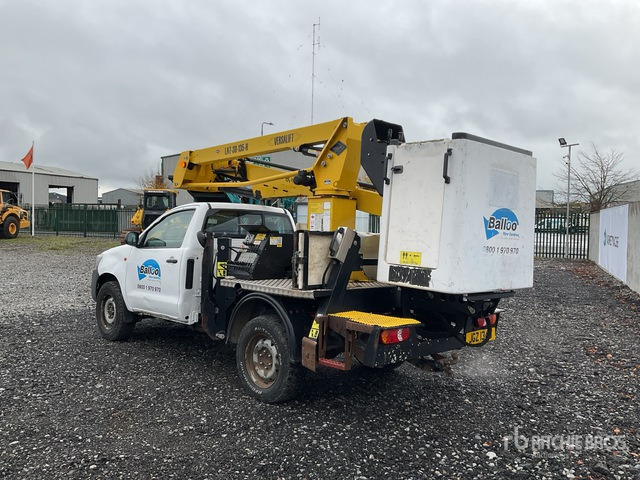 Toyota Hilux Bucket Truck - Vrachtwagen hoogwerker: afbeelding 3 Toyota Hilux Bucket Truck - Vrachtwagen hoogwerker: afbeelding 3